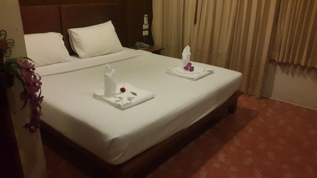 Good Nice 2 Guesthouse Patong Dış mekan fotoğraf