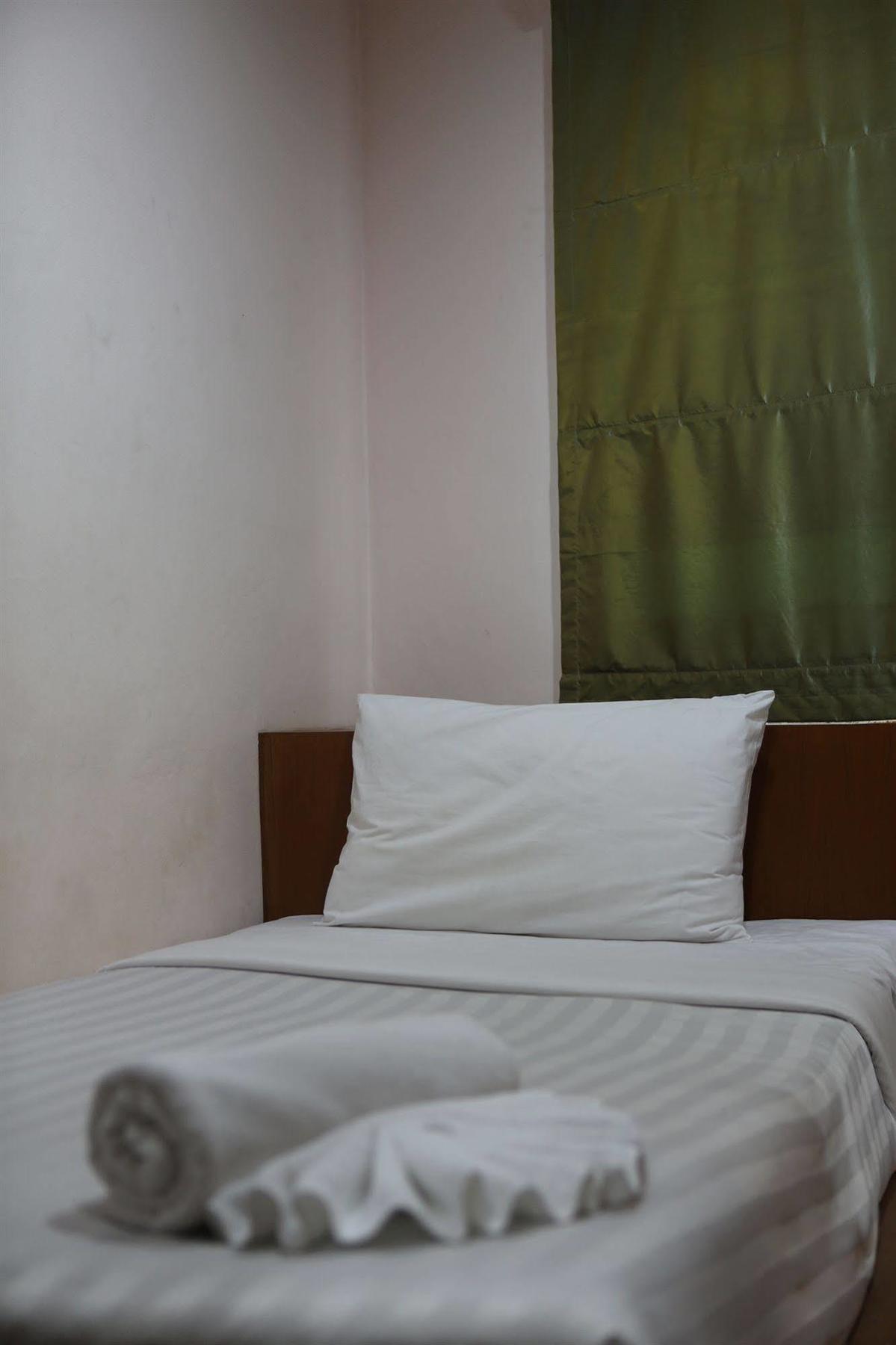 Good Nice 2 Guesthouse Patong Dış mekan fotoğraf