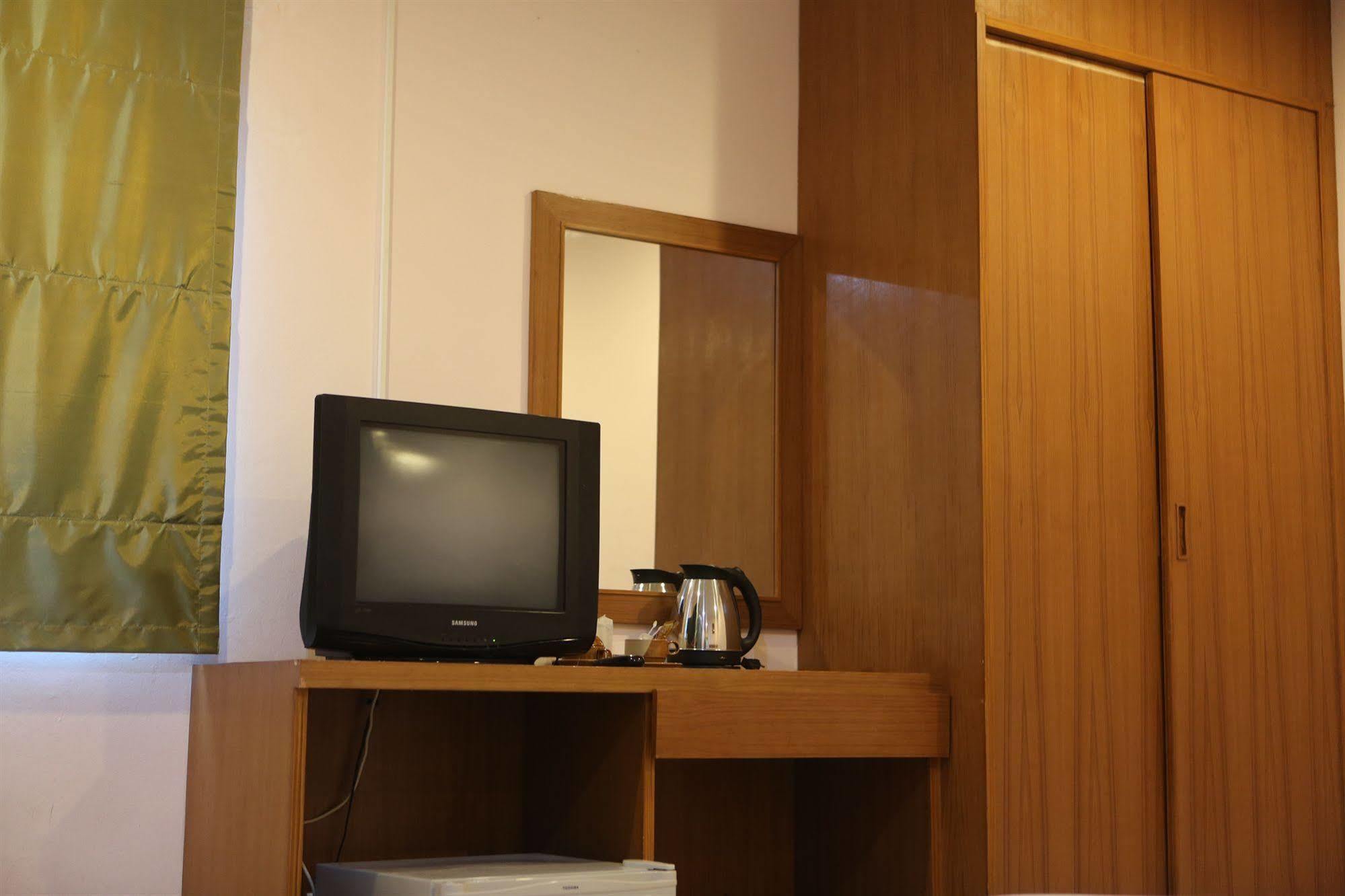 Good Nice 2 Guesthouse Patong Dış mekan fotoğraf